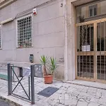 Orange Blue House 1Bedr Metro Re Di Roma