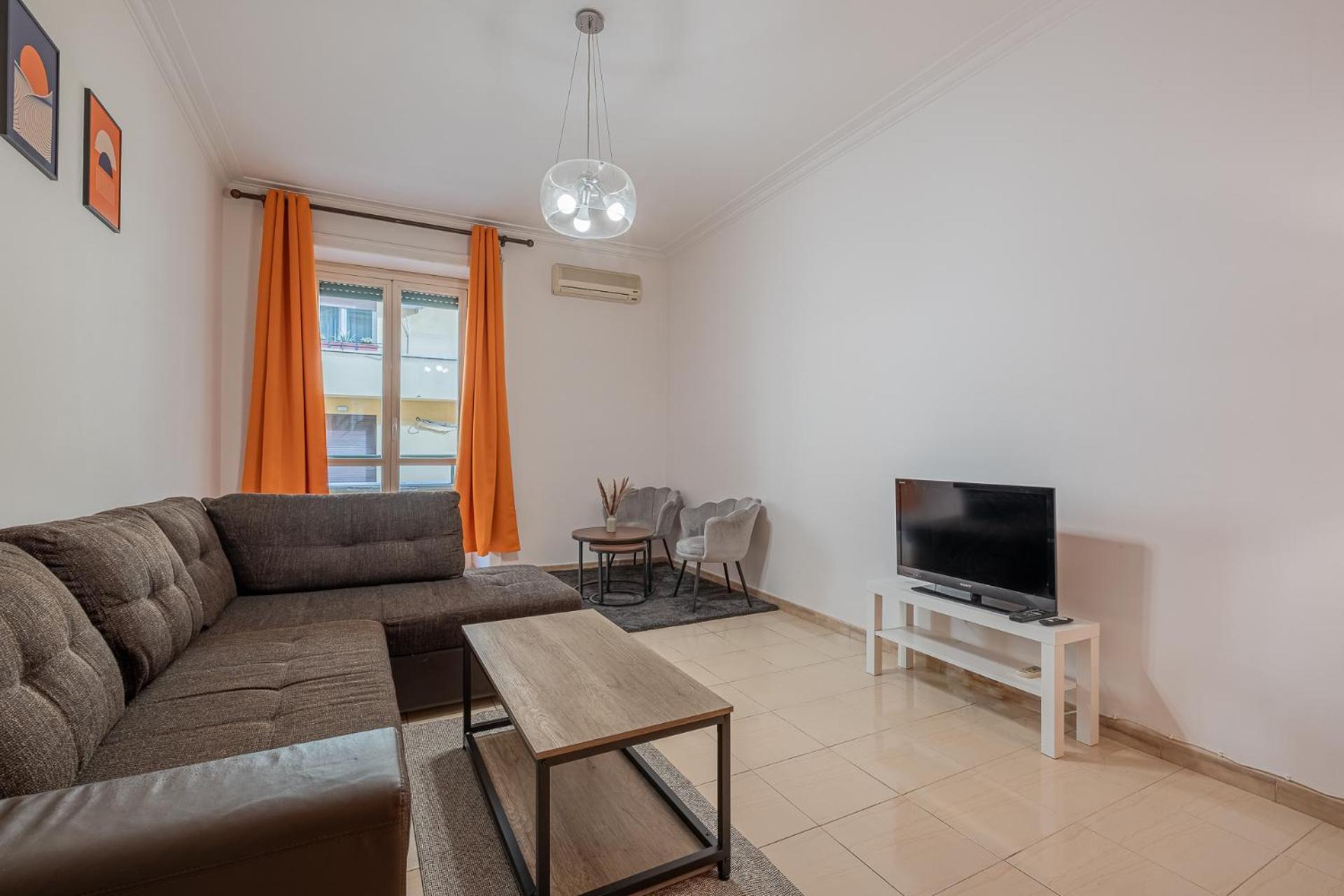 Apartment Orange Blue House 1bedr Metro Re Di