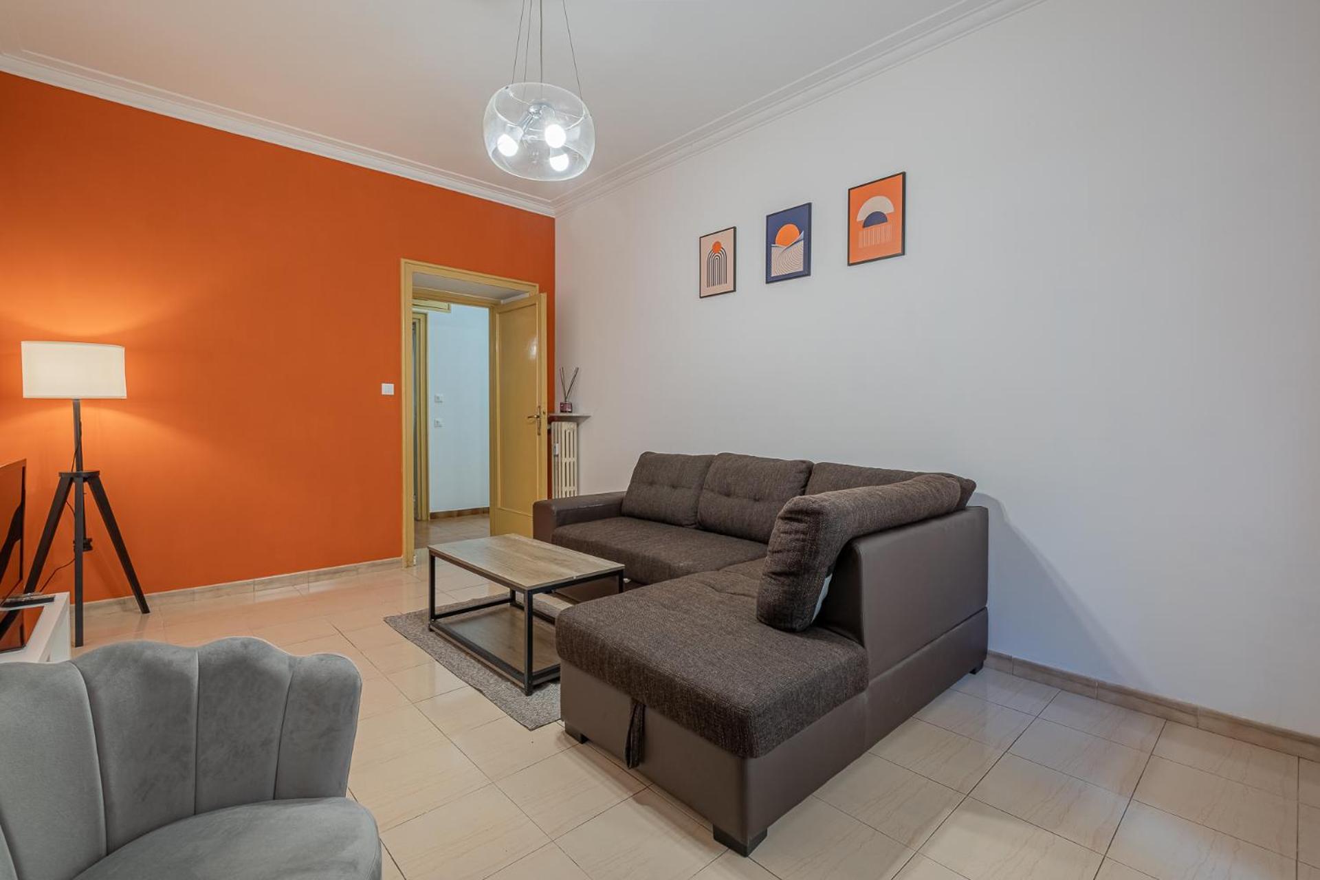 Orange Blue House 1bedr Metro Re Di