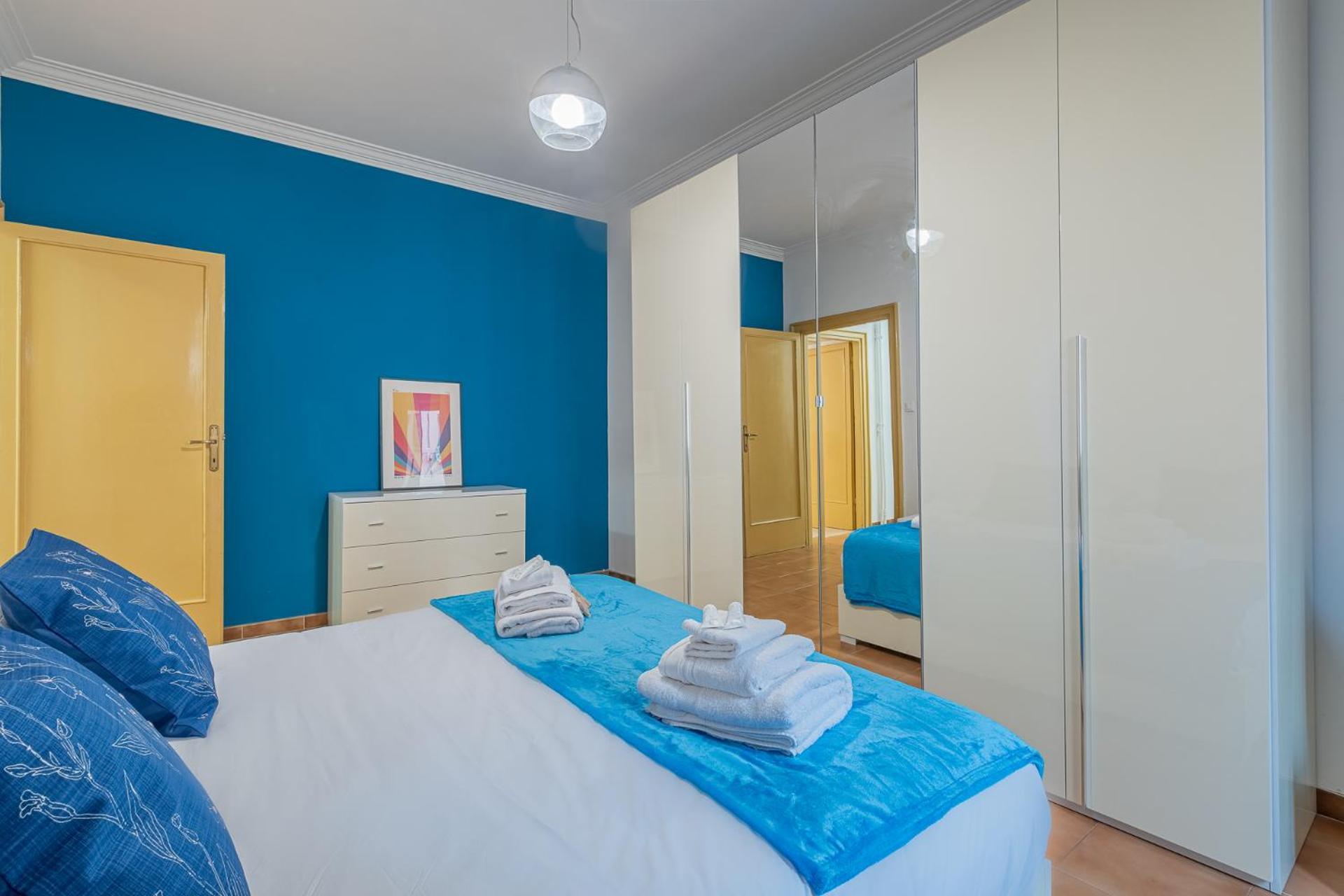 Apartment Orange Blue House 1bedr Metro Re Di